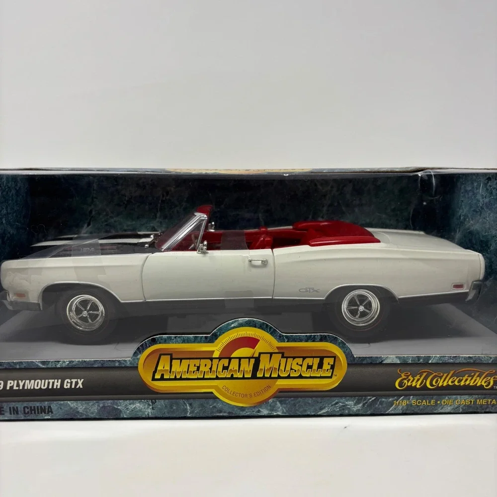 1969 Plymouth GTX Hemi White 1:18 ERTL American Muscle Diecast Open Box